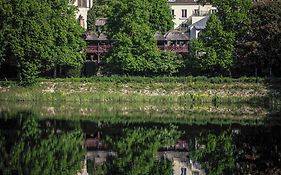 Les Etangs De Corot